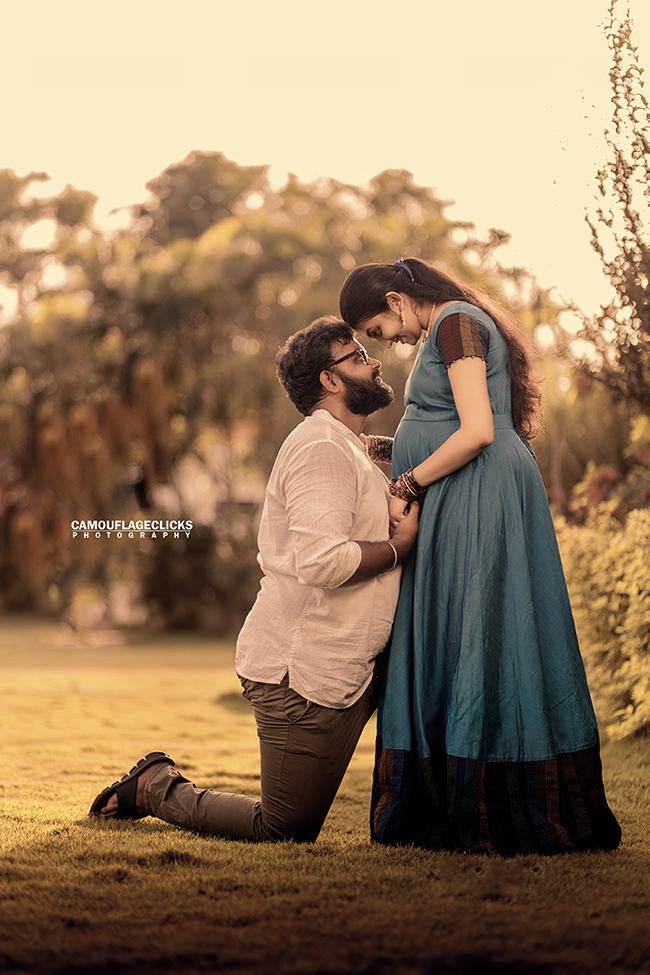 Outdoor maternity photography poses