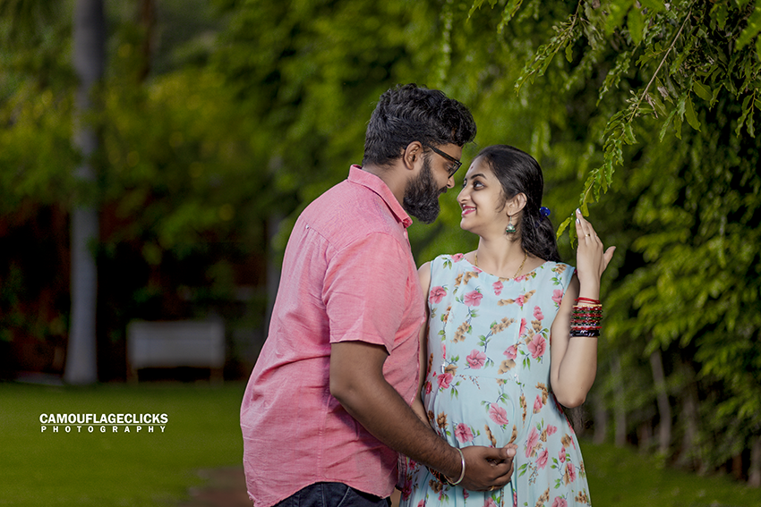 Outdoor maternity photography poses